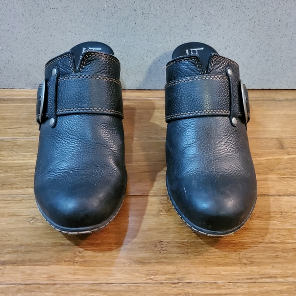 B.O.C Leather Clogs - Picture 3 of 8